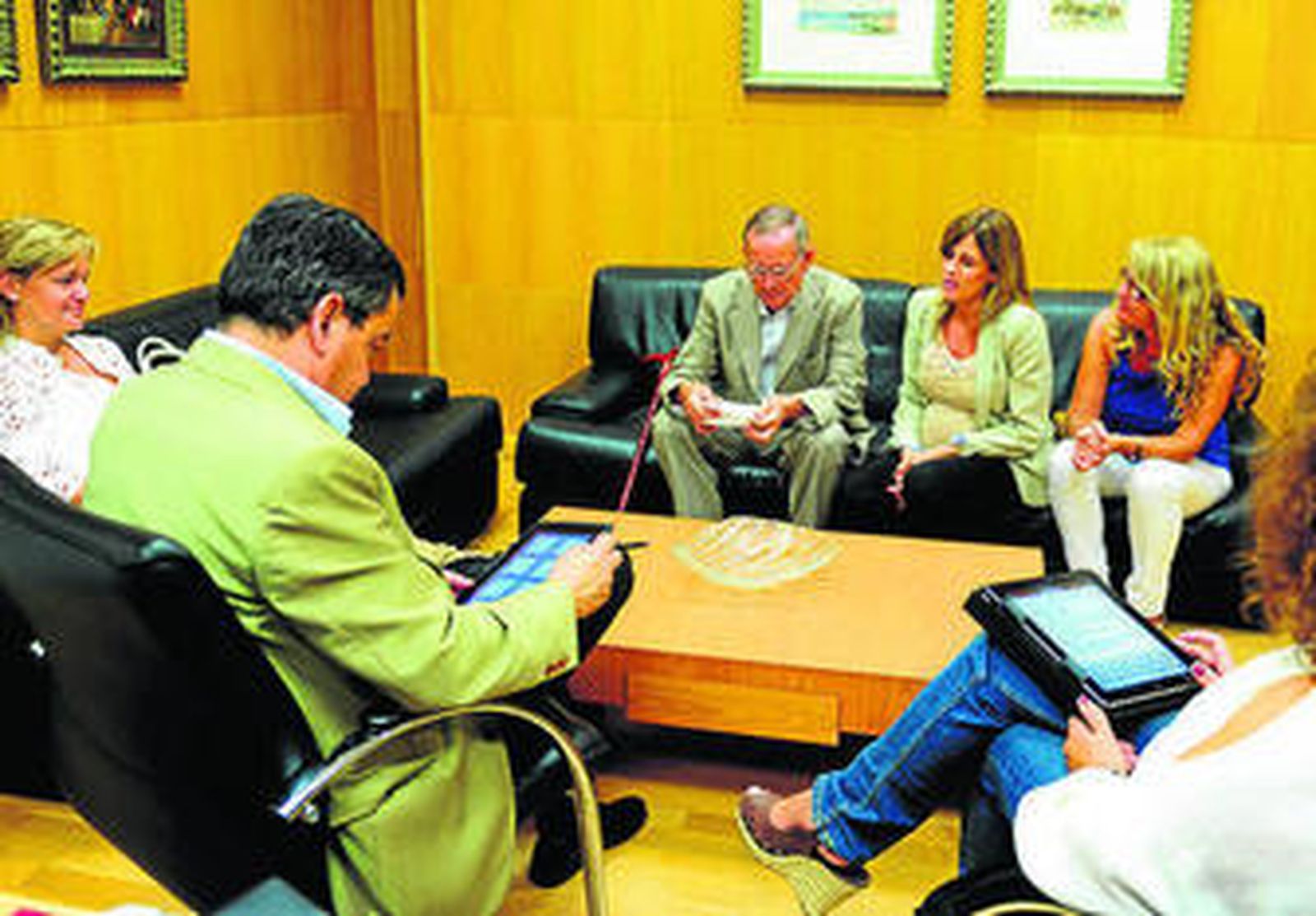 Un momento del encuentro de Parkinson con Loaiza.