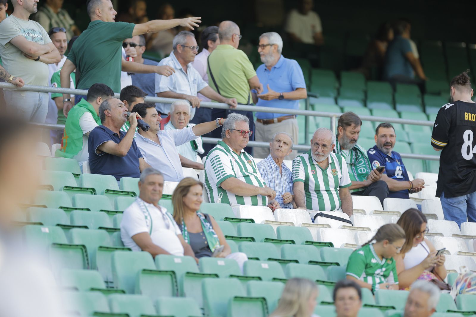 Búscate en la fotos del Betis-Sparta