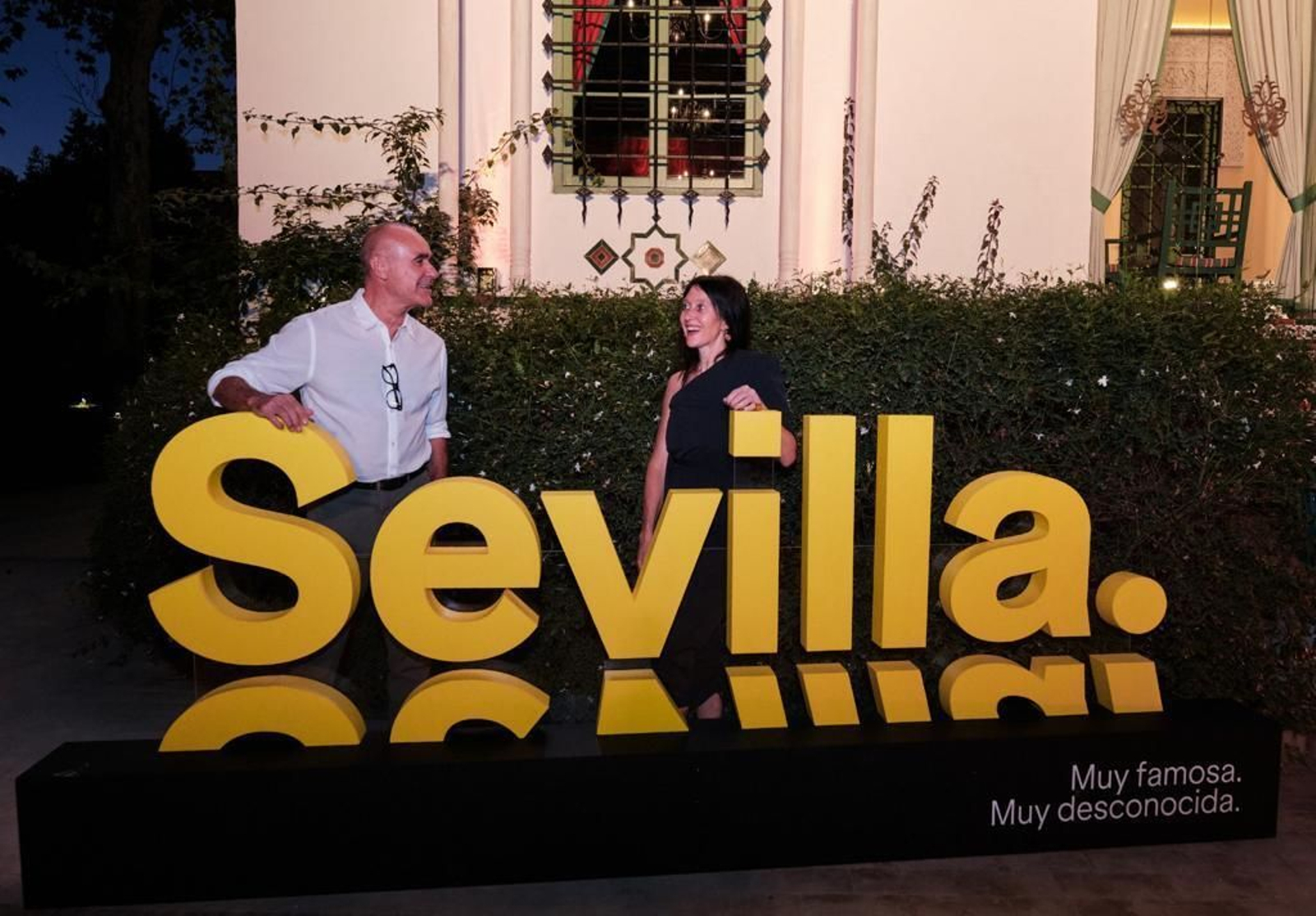 El delegado Antonio Muñoz y la fundadora de Emotions Travel, Agustina Trucco.