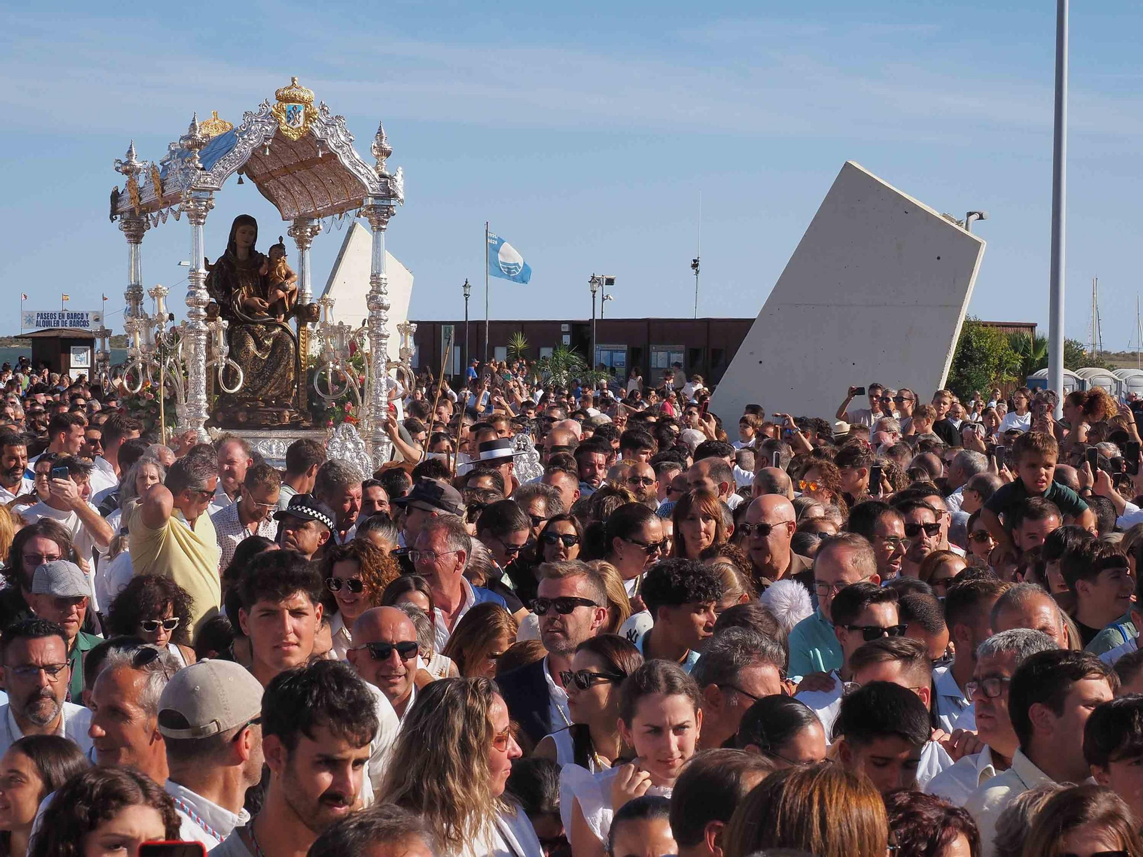 Miles de personas recibieron a la Bella en El Terrón