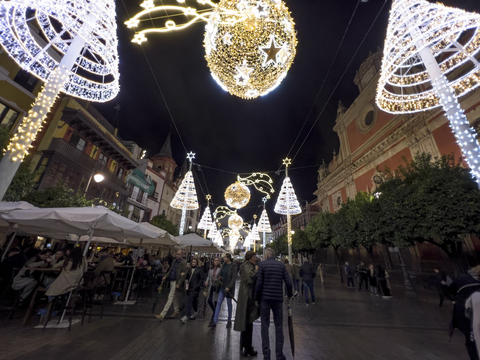 Las imágenes del alumbrado de Navidad en Sevilla