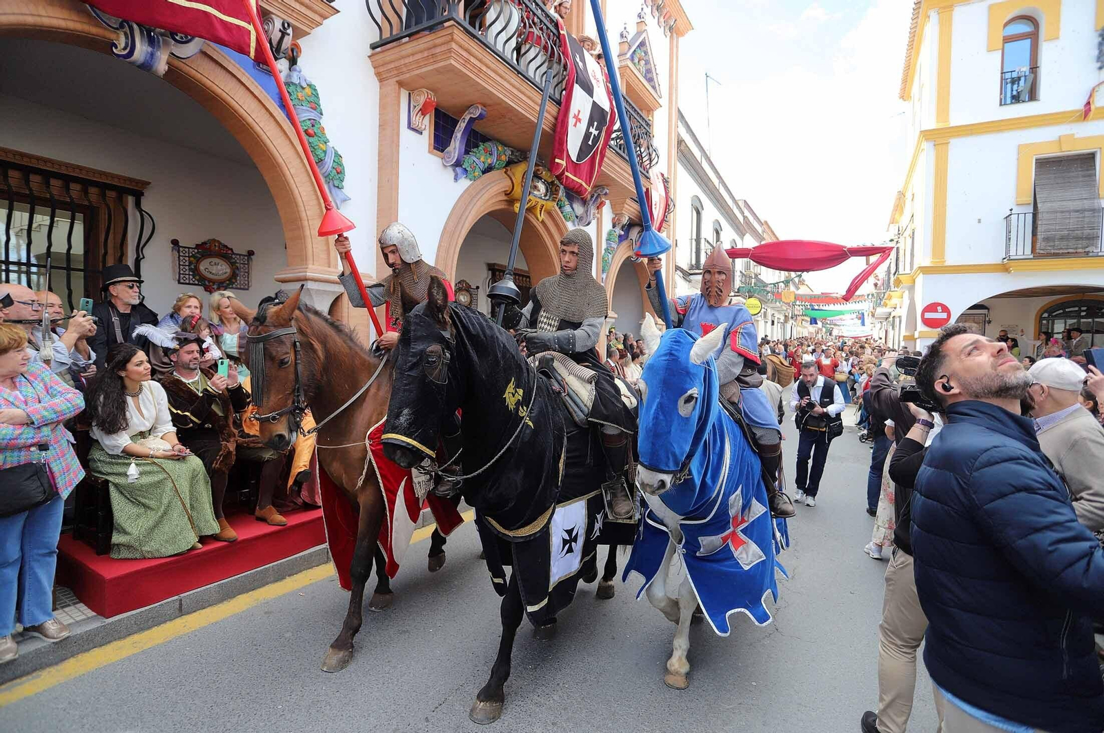 Imágenes del gran ambiente en la Feria Medieval de Palos de la Frontera, Huelva
