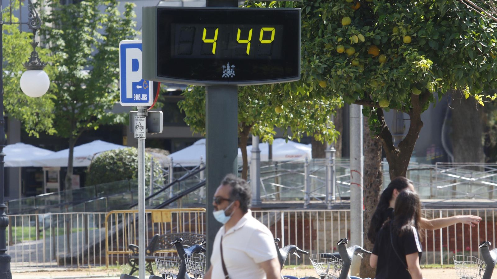El termómetro de la Victoria marca 44 grados.