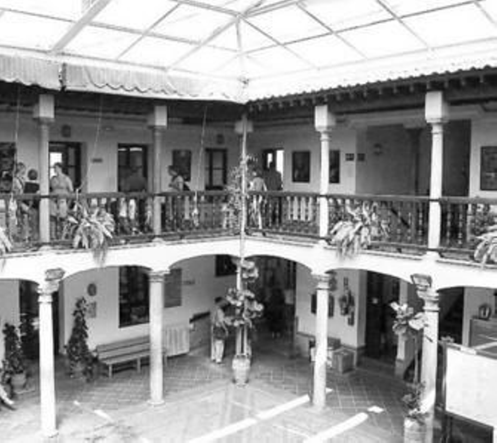 Patio del Centro de Lenguas Modernas, en el antiguo palacio de Santa Cruz.