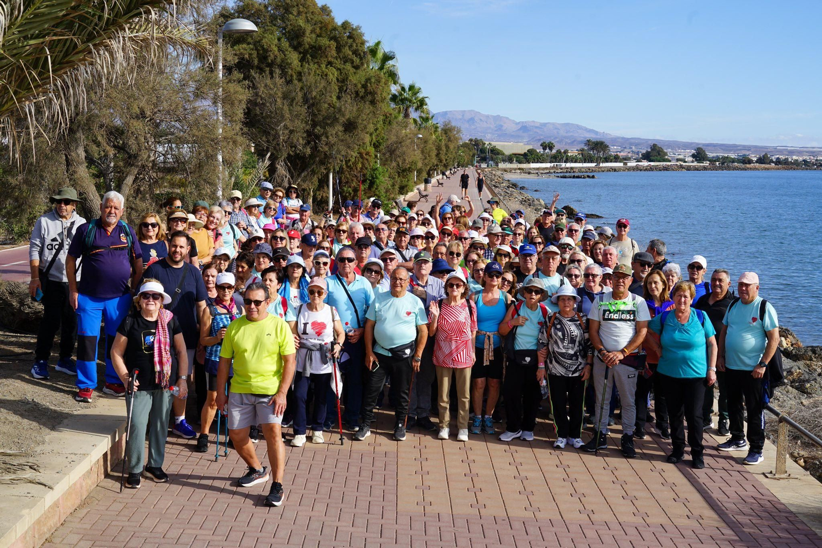 180 mayores participaron en esta primera ruta de la temporada.
