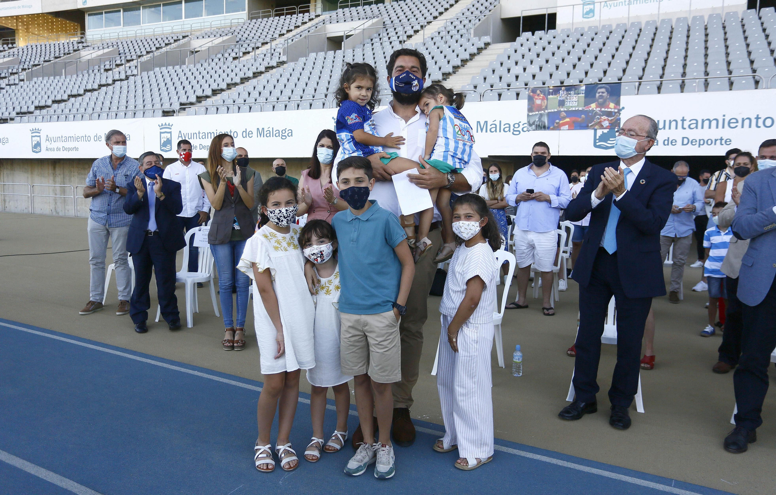 Fotos: El homenaje a Borja Vivas en el Ciudad de Málaga