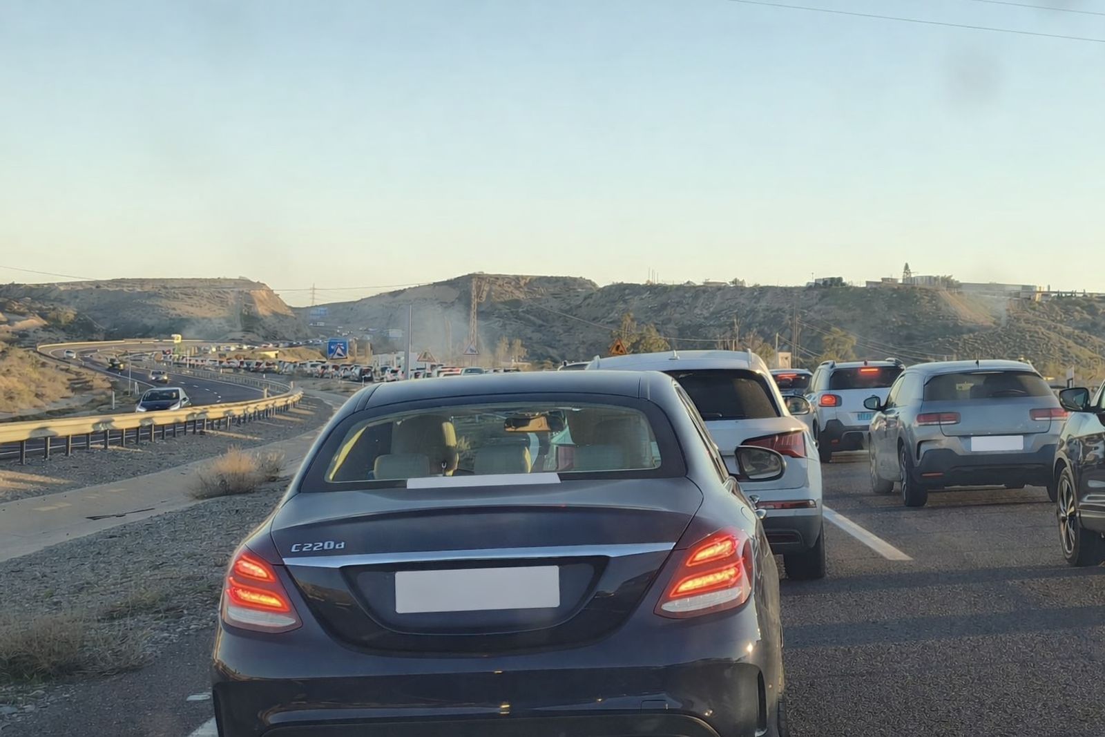 Retenciones kilométricas en la A-92 y en la A-7 en dirección a la capital