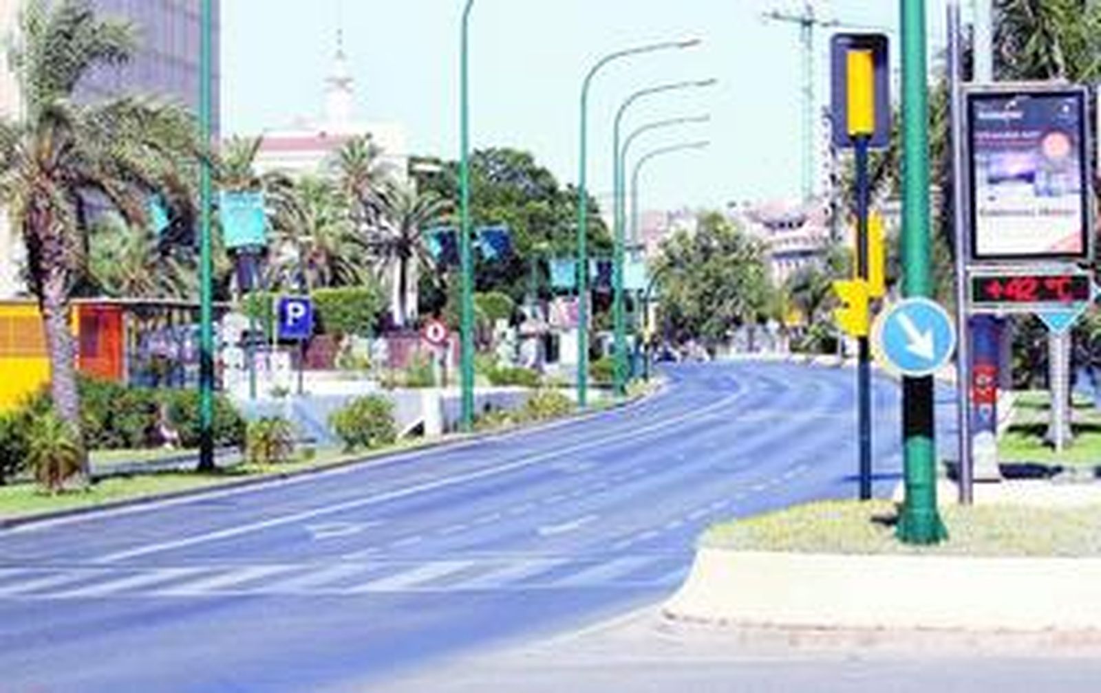 Si Amenábar hubiera rodado la secuencia inicial de 'Abre los ojos' en Málaga, en verano y con terral, le habría salido más barato.