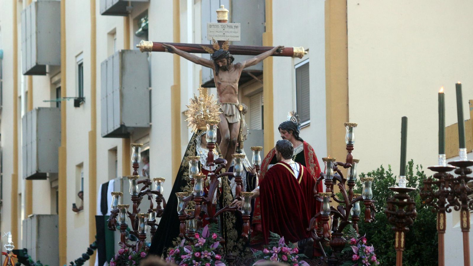 Fotogalería: La salida extraordinaria de la Vera-Cruz de Puerto Real en su 475 aniversario