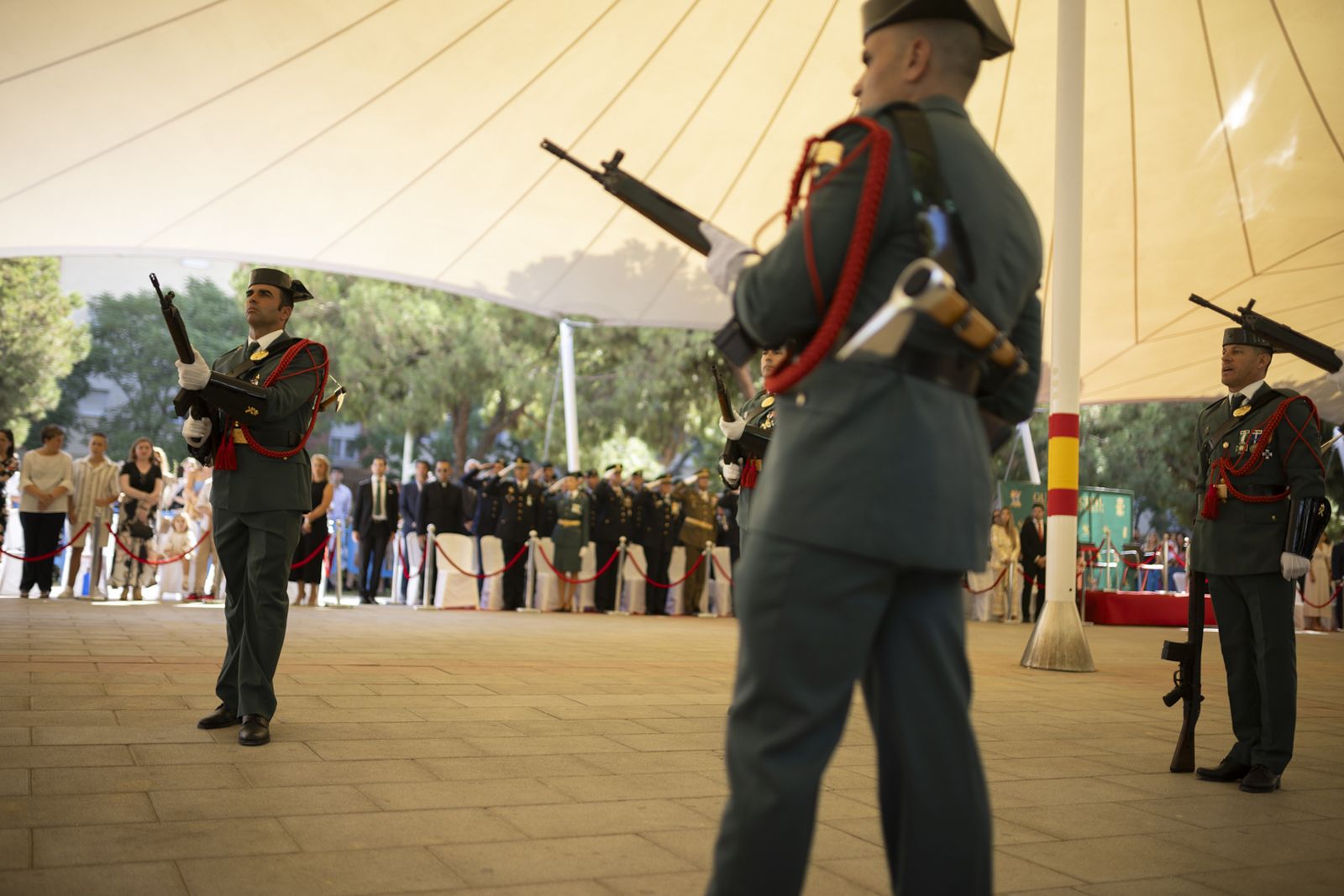 Imágenes de los actos de celebración de la festividad de la patrona de la Guardia Civil, la Virgen del Pilar.