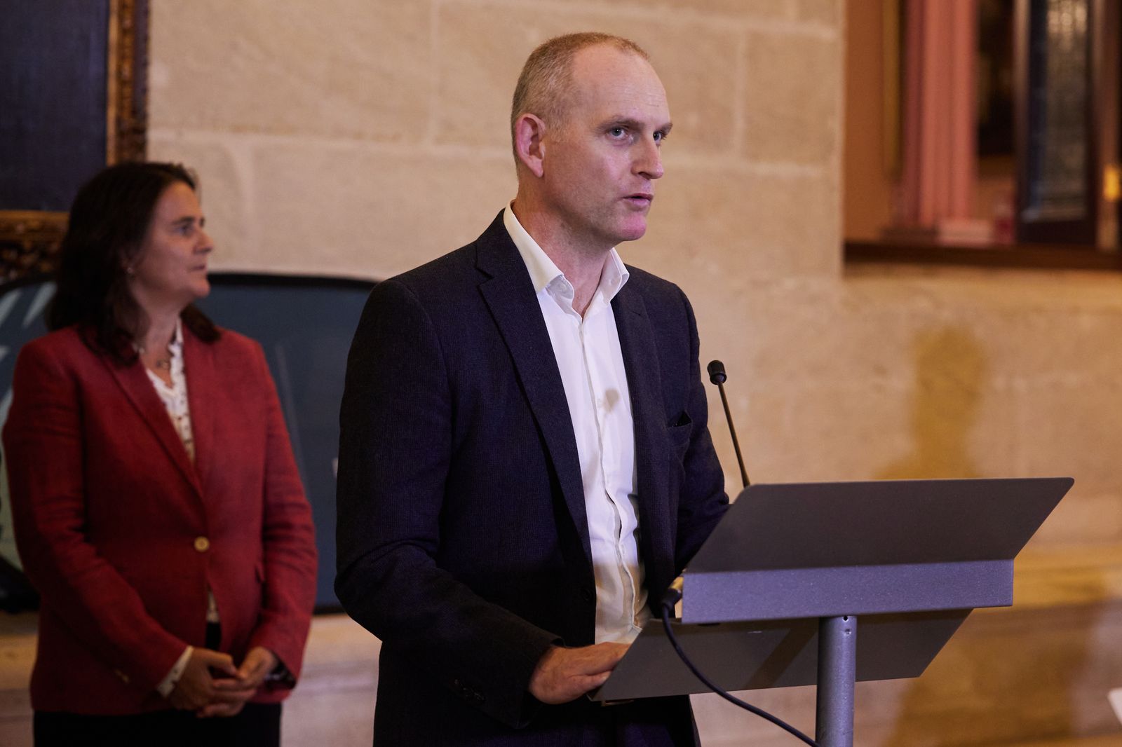 Las fotos de la Copa Billie Jean King con el alcalde jugando al tenis