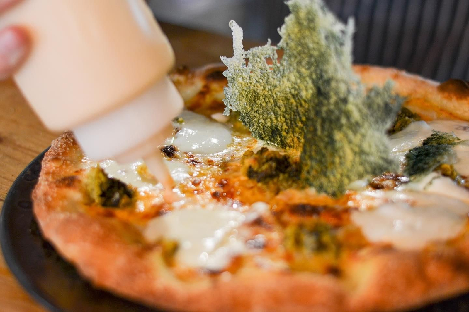 Pizza de la pizzeria Uluwatu.