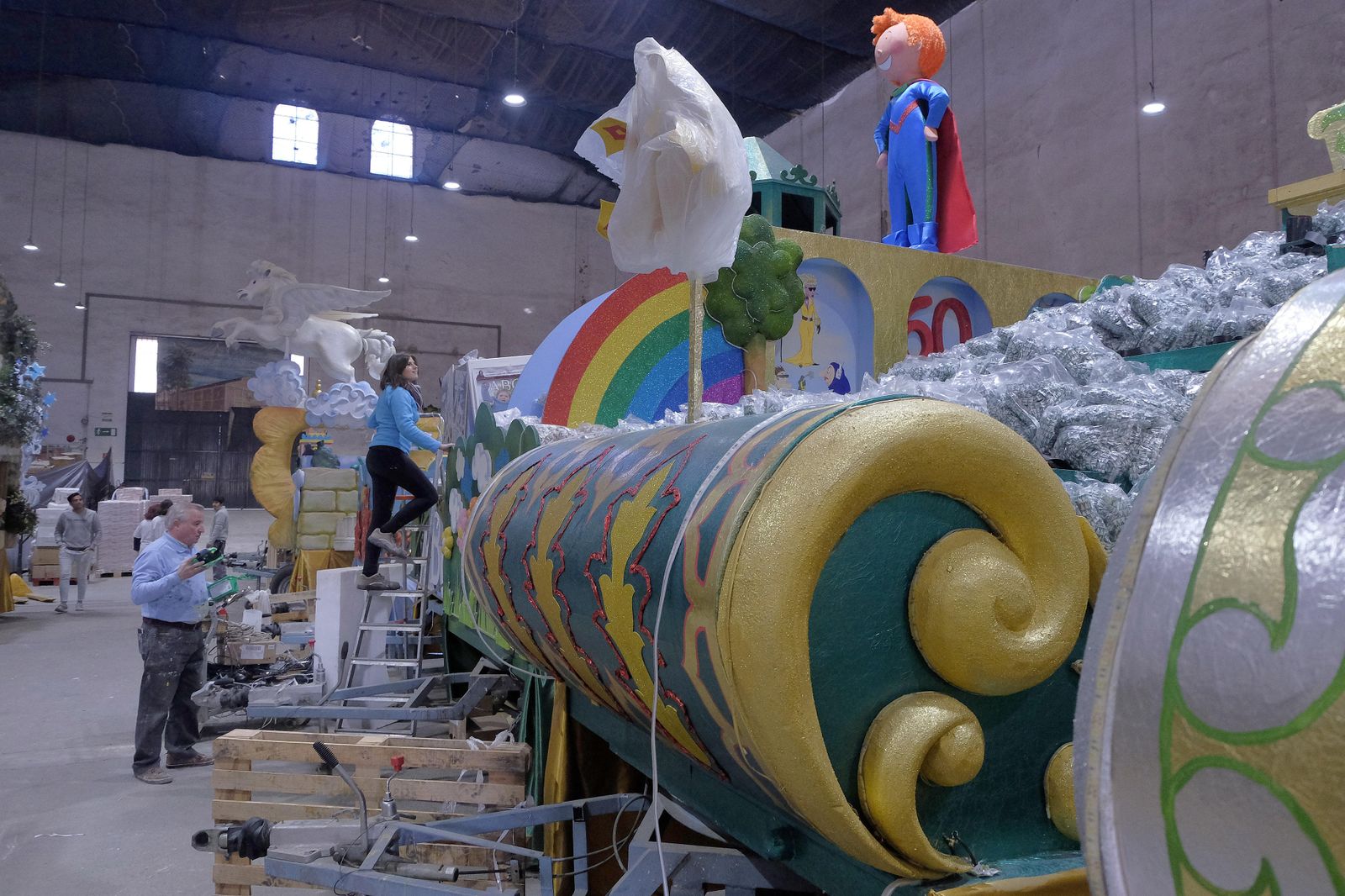Los preparativos de la Cabalgata de Reyes Magos de Sevilla, en imágenes