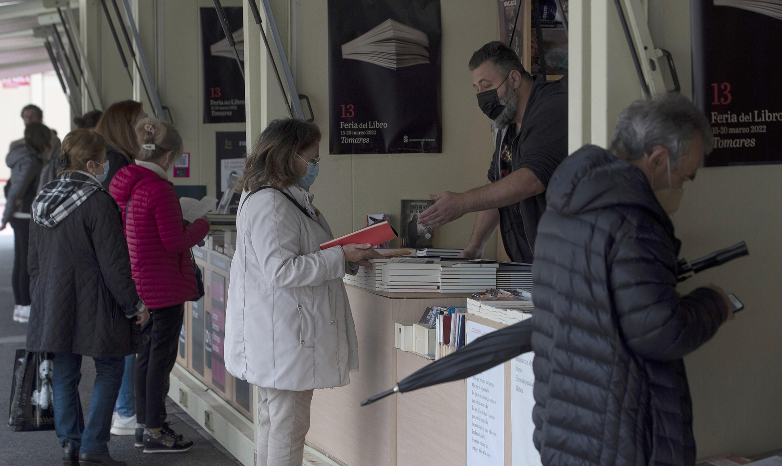 La Feria del Libro de Tomares, en imágenes