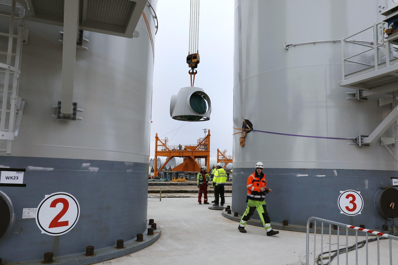 Puerto Real, presente en la estación eólico marina Wikinger