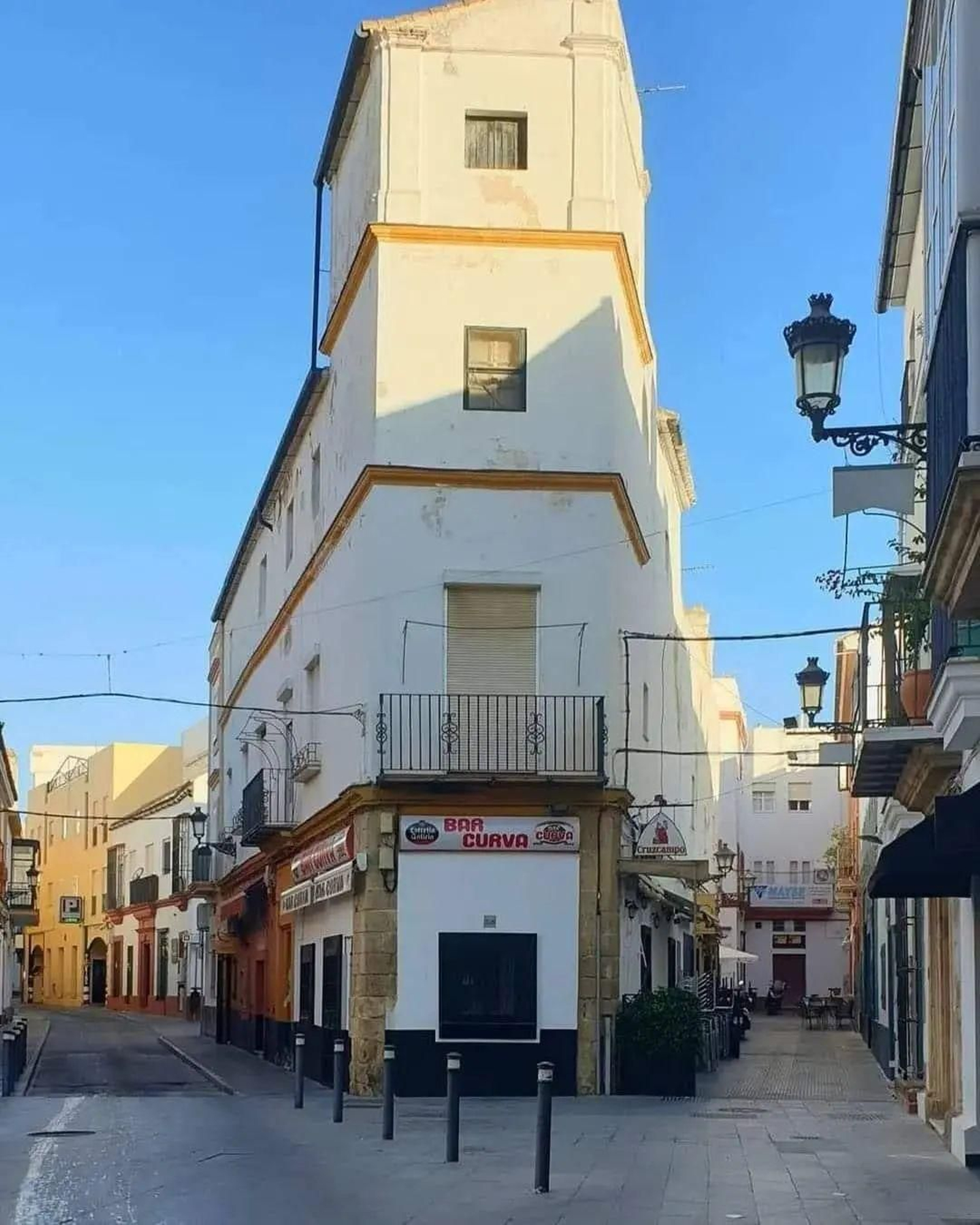 Una imagen del establecimiento, que hace esquina.