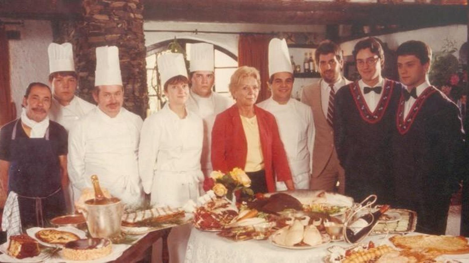 marketta schilling junto a su grupo de trabajo