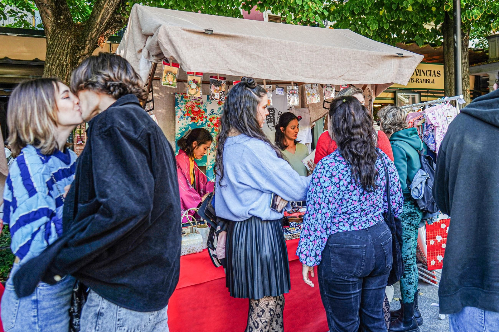 Feria japonesa en Granada: las imágenes de plaza Bib-Rambla