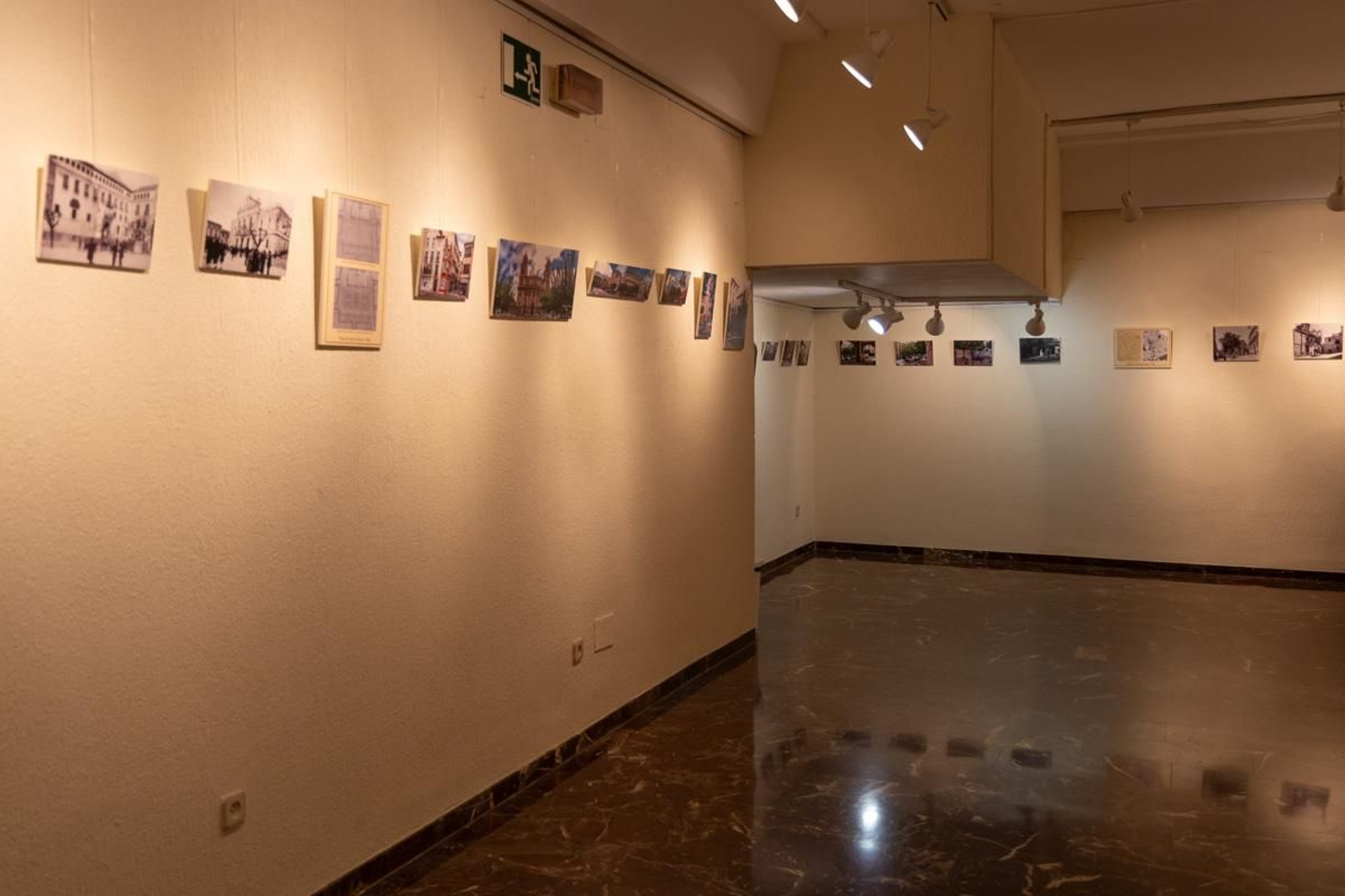 Exposición de "Plazas y rincones del Casco Histórico de Jaén", en imágenes