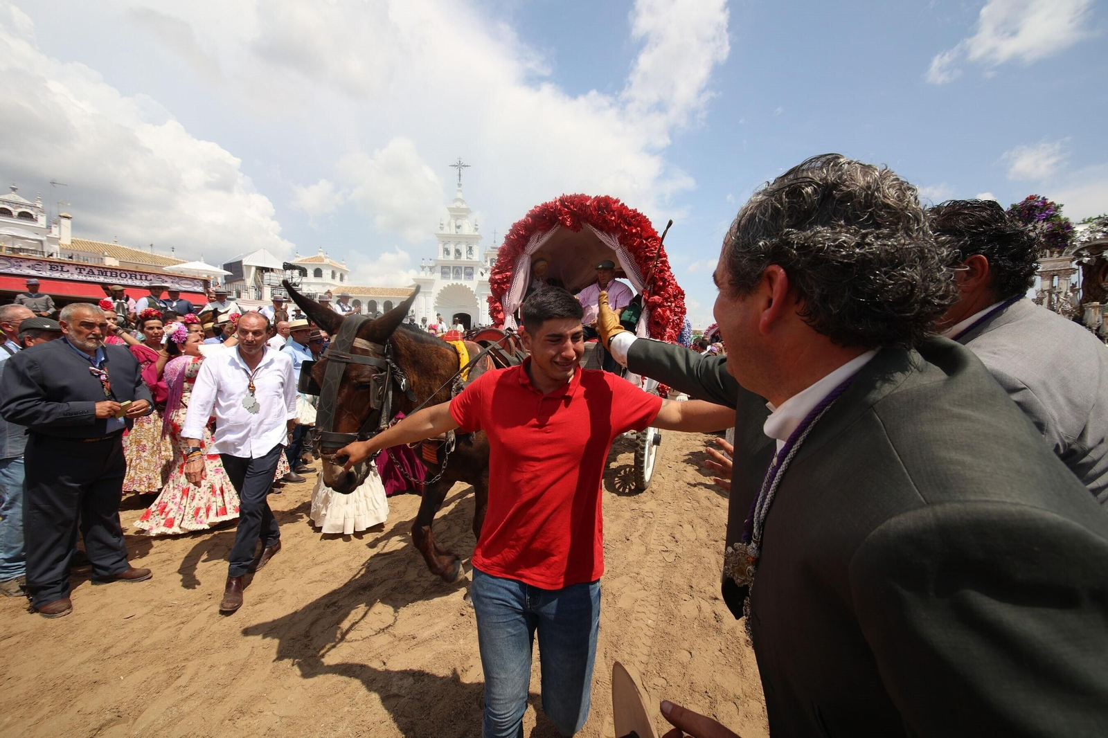 La Hermandad del Rocío de Jerez se presenta ante la Virgen