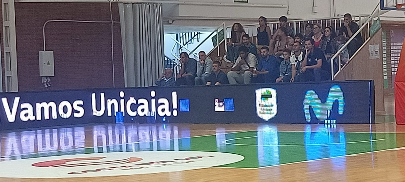 Ibon Navarro presencia el gran debut del Unicaja Andalucía en Tercera FEB