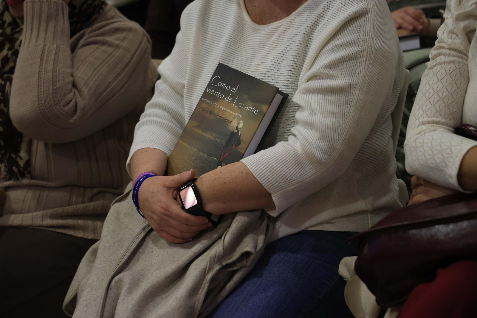 Las fotos de la presentación del libro de Ángel Sáez 'Como el viento de Levante'