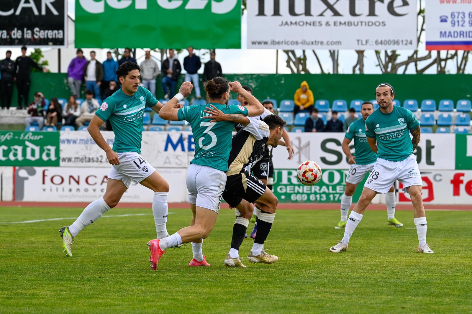 La derrota del Xerez CD en el Romero Cuerda ante el Villanovense en imágenes