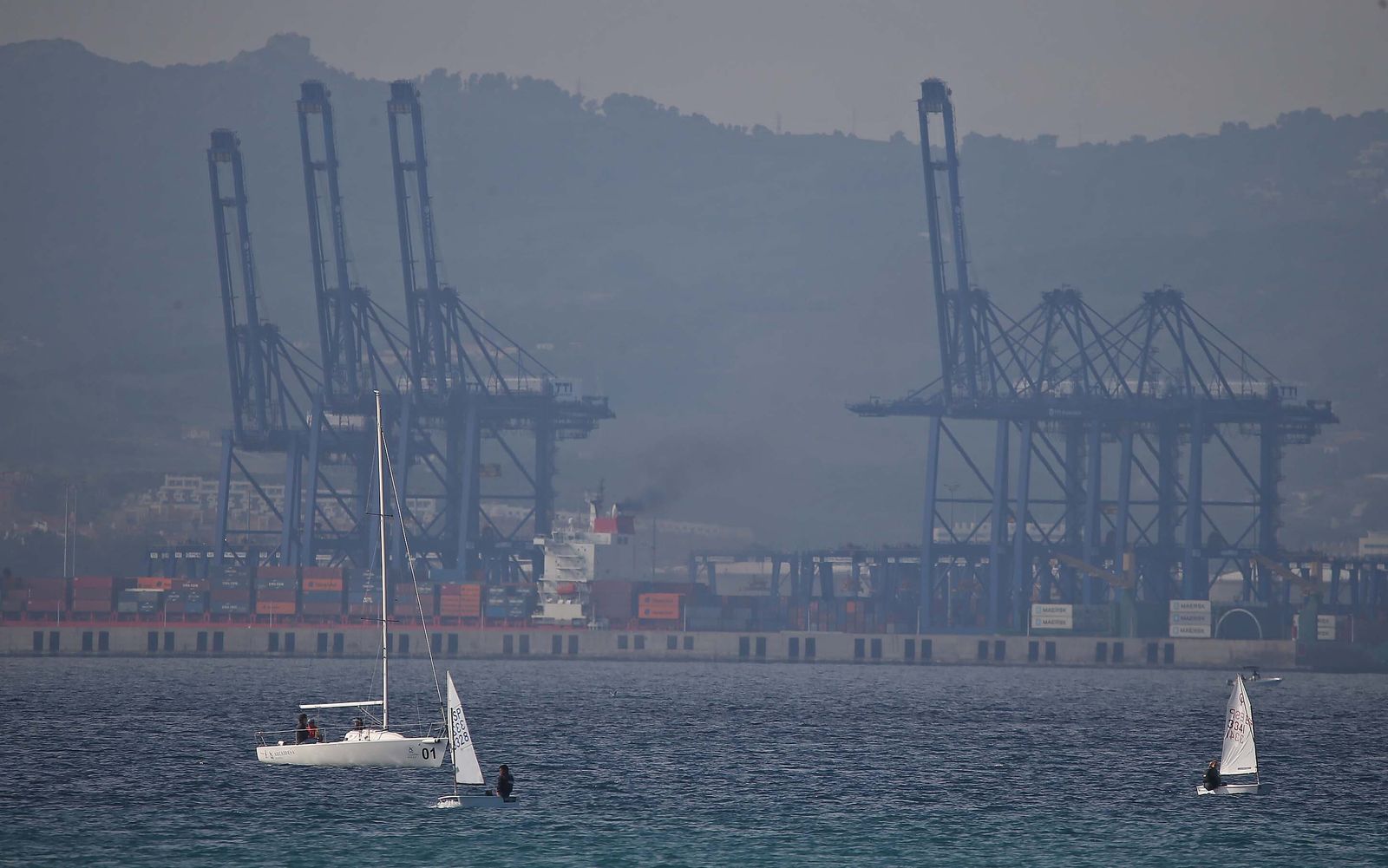 Fotos de la segunda jornada de la Copa de Andalucía de Óptimist en La Línea