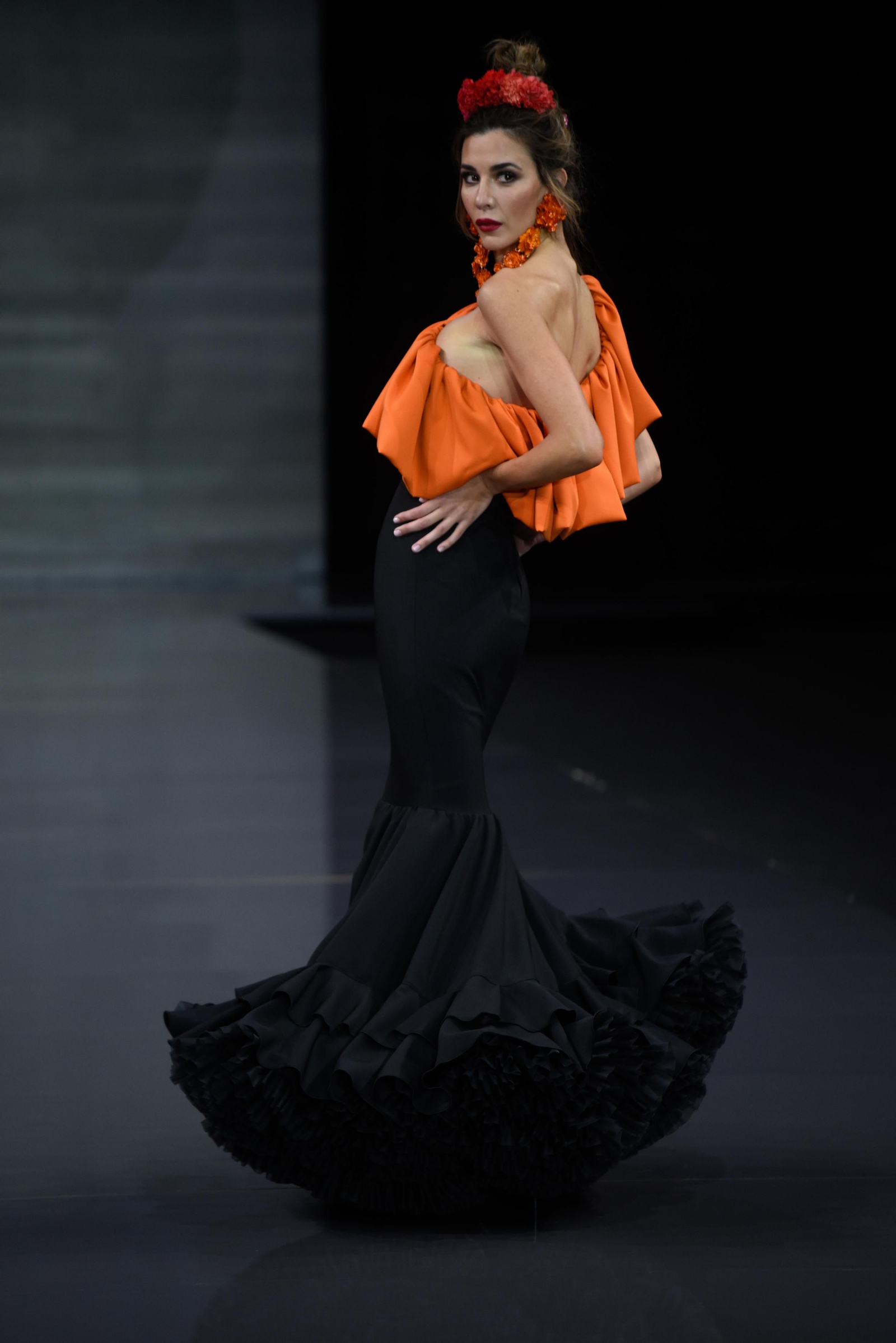 El desfile de Rosa Pedroche en SIMOF 2023, todas las fotos