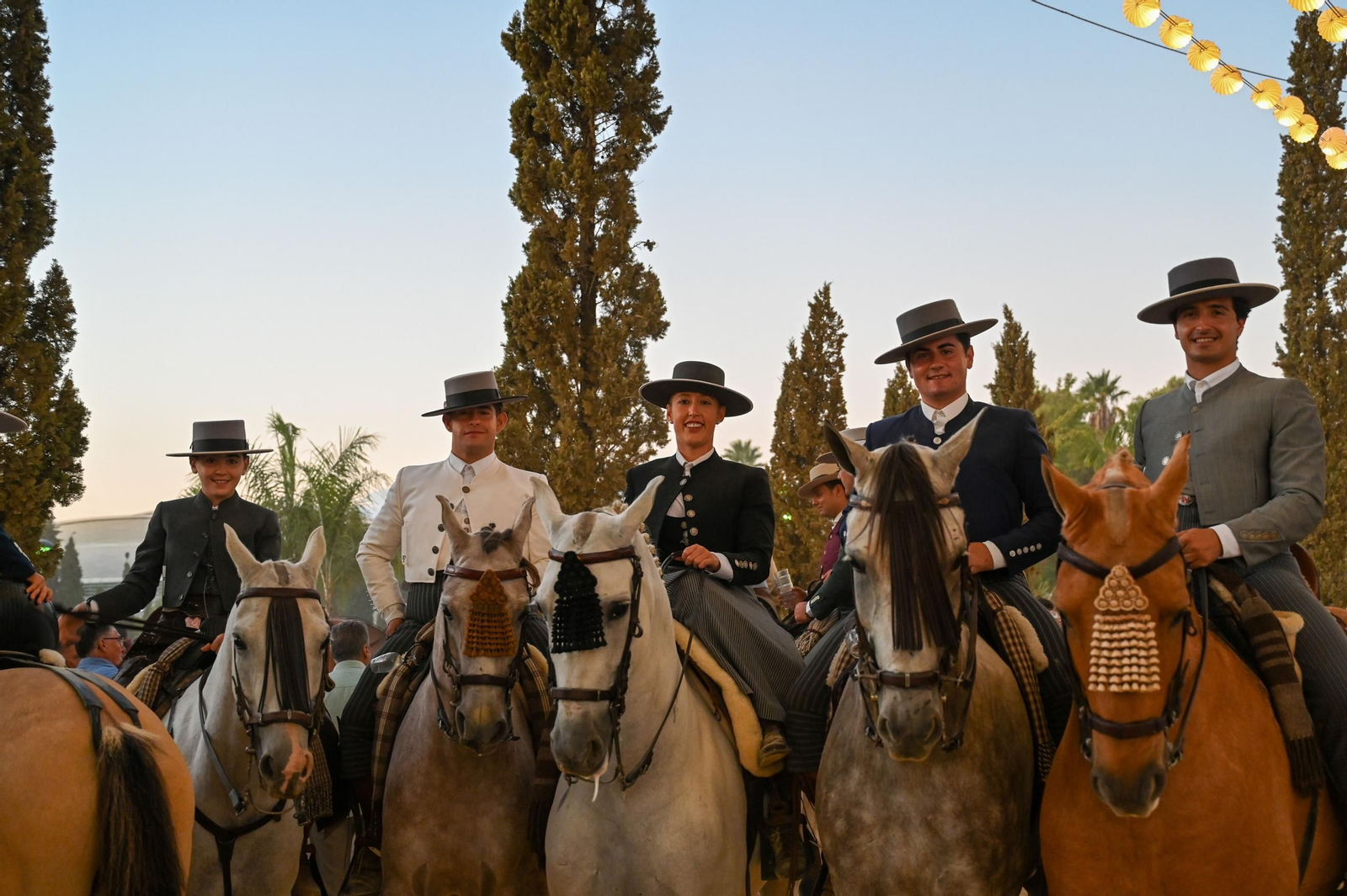 Imágenes del ambiente nocturno del 11 de octubre en la Feria del Caballo 2025