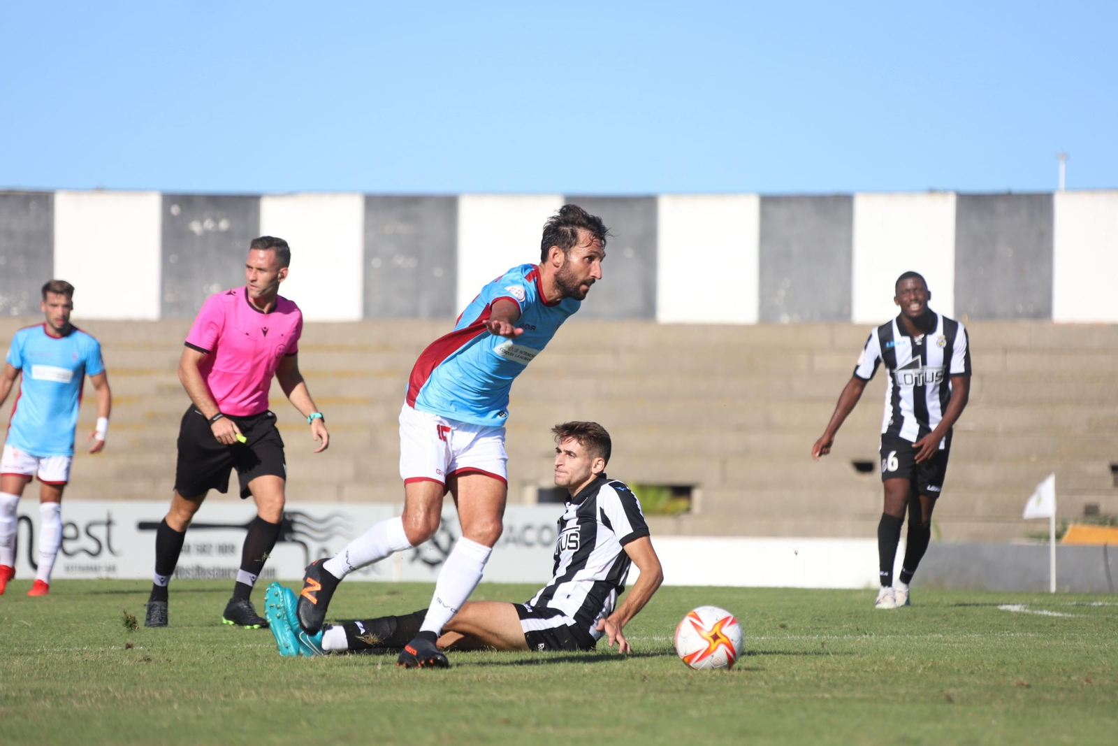 La victoria del Córdoba CF ante la Balompédica Linense, en imágenes