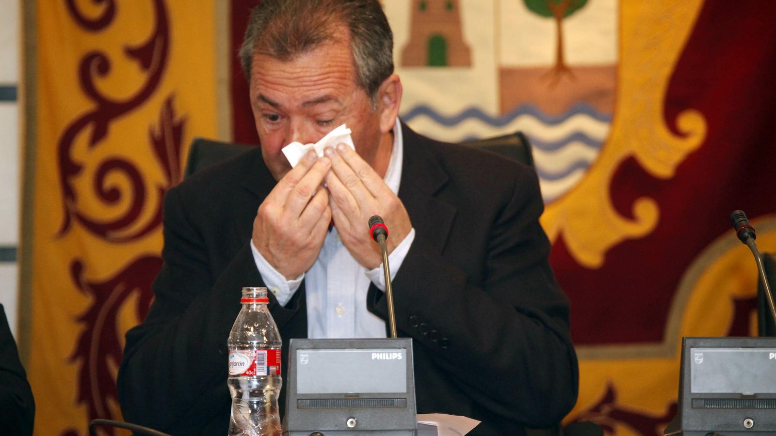 El socialista Gonzalo Rodríguez Nevado en el pleno de Punta Umbría en el que dimitió como alcalde.