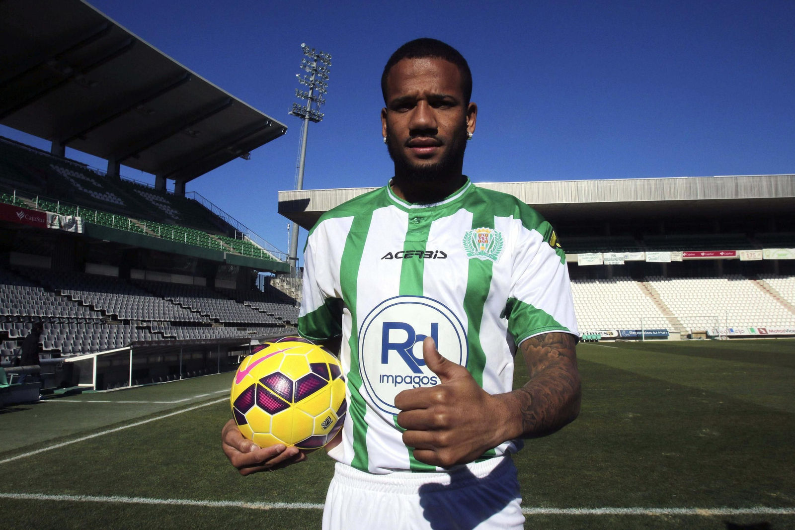 Bebé, durante su presentación como jugador del Córdoba CF.