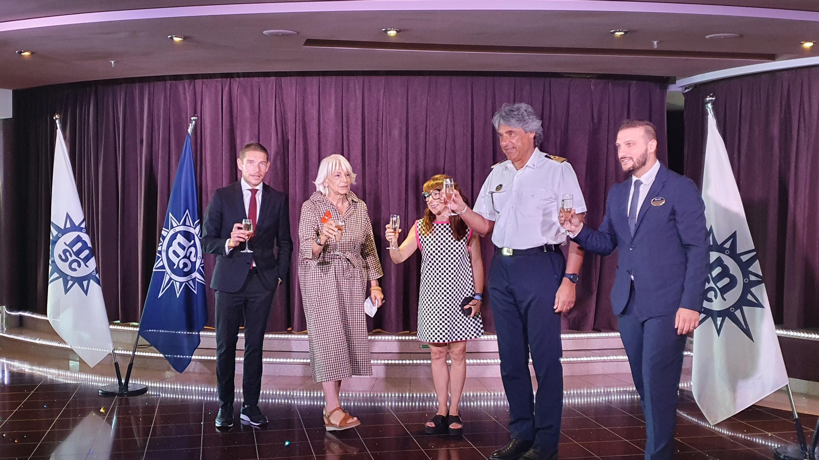 Imágenes del acto de inauguración de la nueva ruta del MSC Orchestra con parada en Cádiz