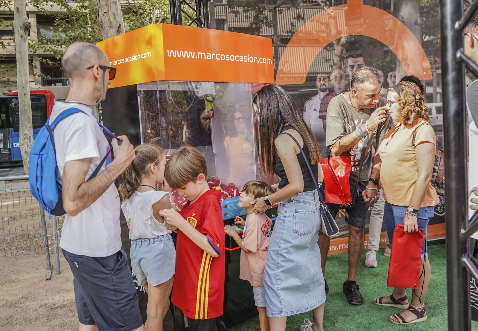 Granada disfruta con la Fan Zone de la Selección española