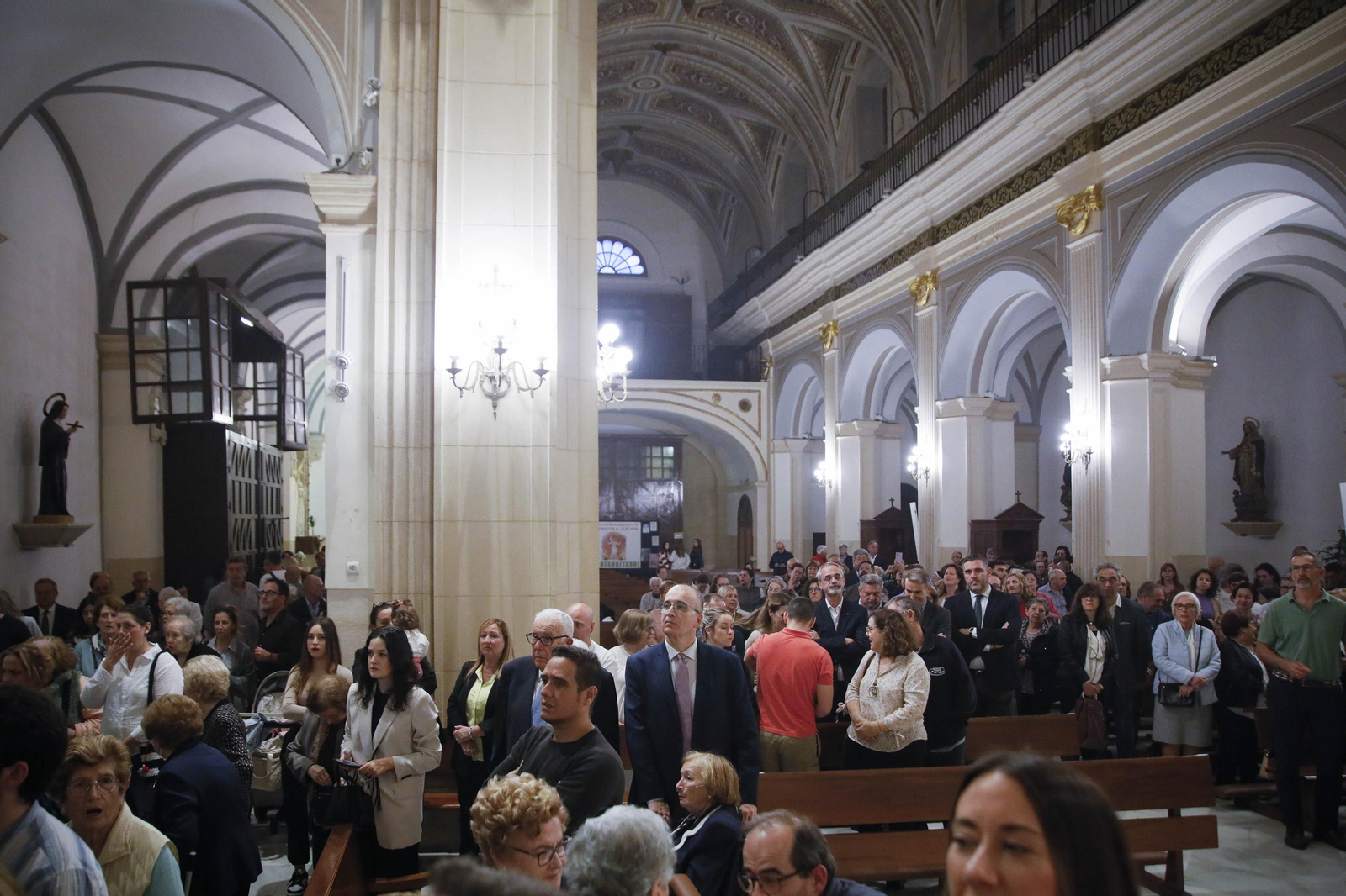 Así fue el Lignum Crucis en la Iglesia San Sebastián, en imágenes