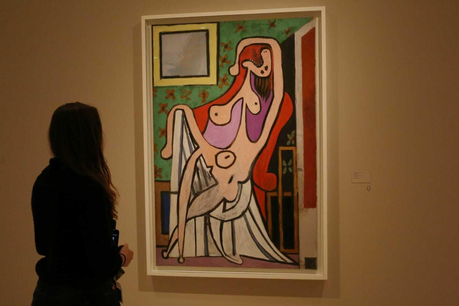 'Gran desnudo en un sillón rojo' (1929), de Pablo Picasso, en la muestra 'Olga Picasso'.