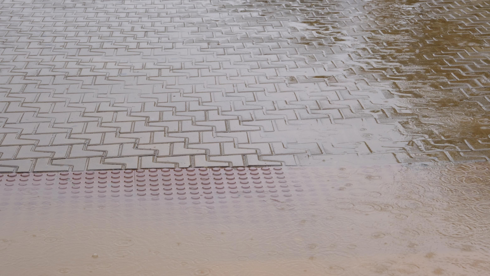 Fotogalería de la lluvia en Almería.