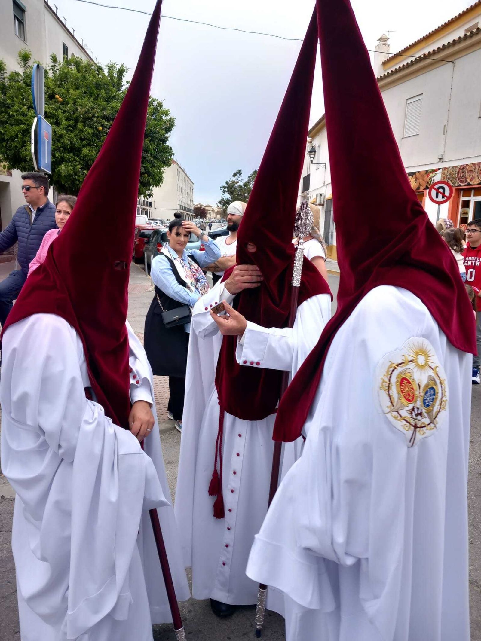 Todas las imágenes de la Virgen de Afligidos restaurada y del martes santo en Chiclana
