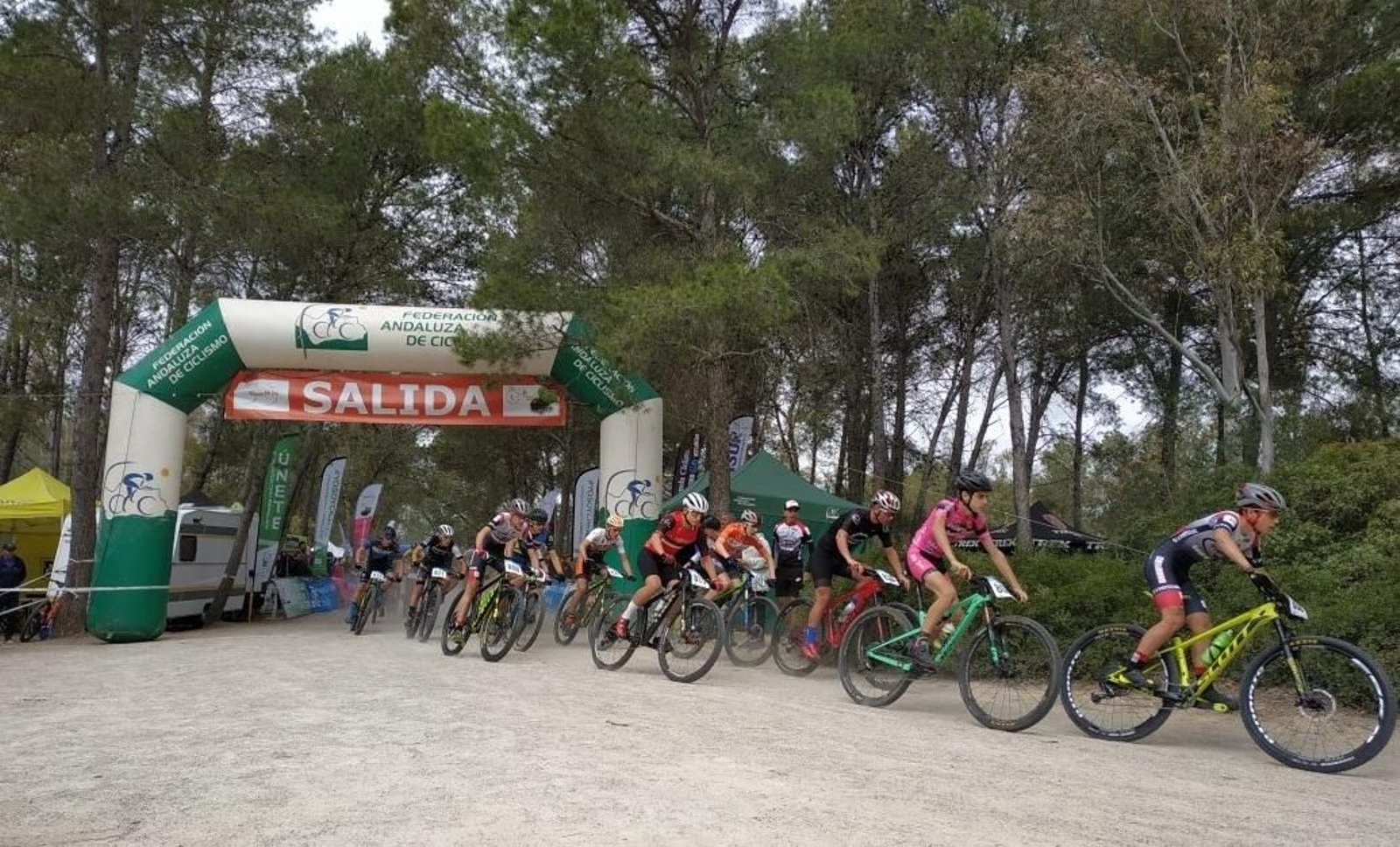 Salida de una de las pruebas del Open de Andalucía disputado en Estella.
