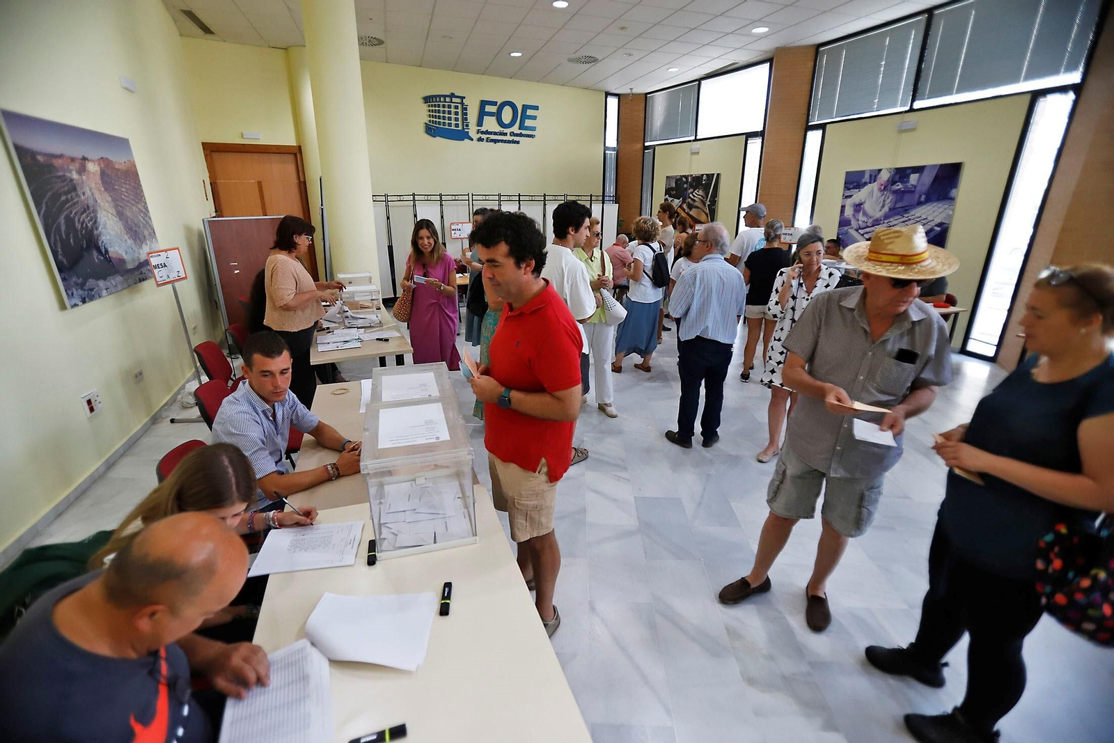 Onubenses votan en las elecciones generales del 23J. Onubenses votan en las elecciones generales del 23J.