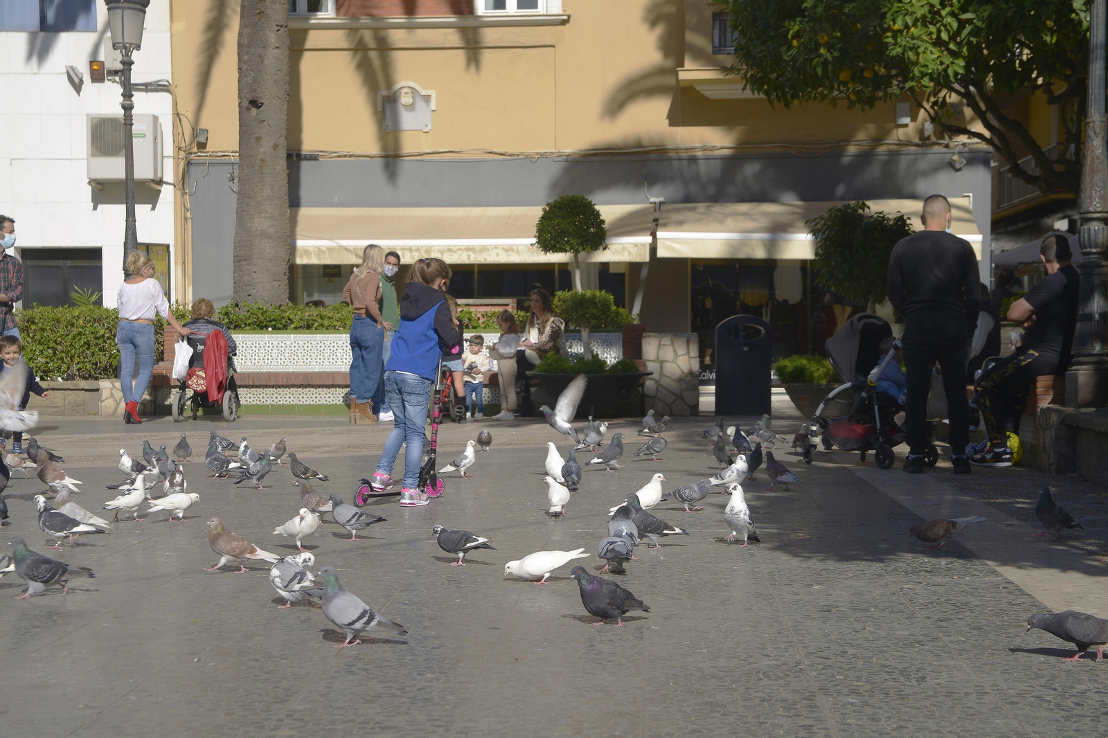 Fotos de ambiente de las calles en La Línea