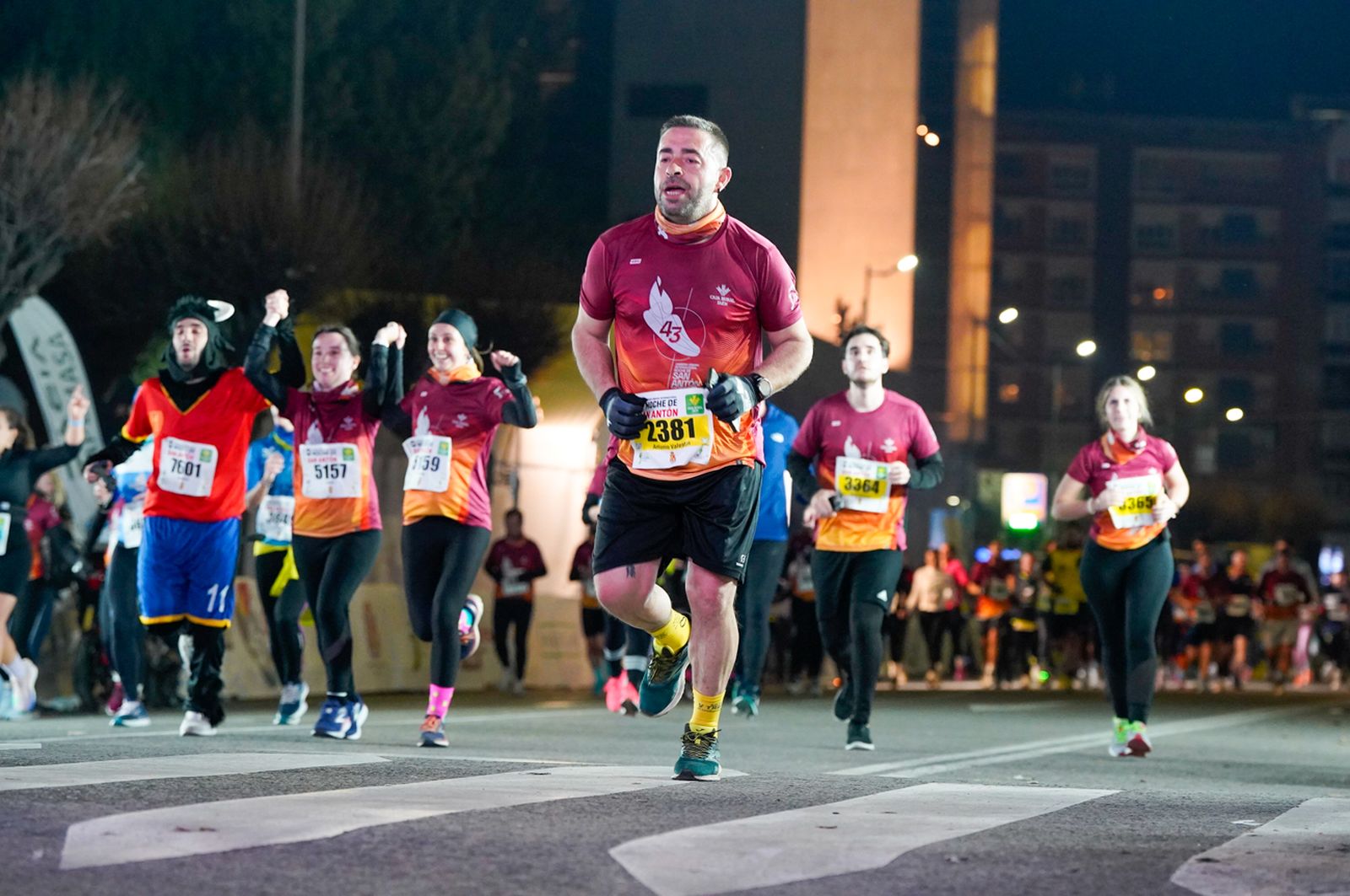 En imágenes: búscate en tu llegada a meta de la Carrera de San Antón 2026 (20)