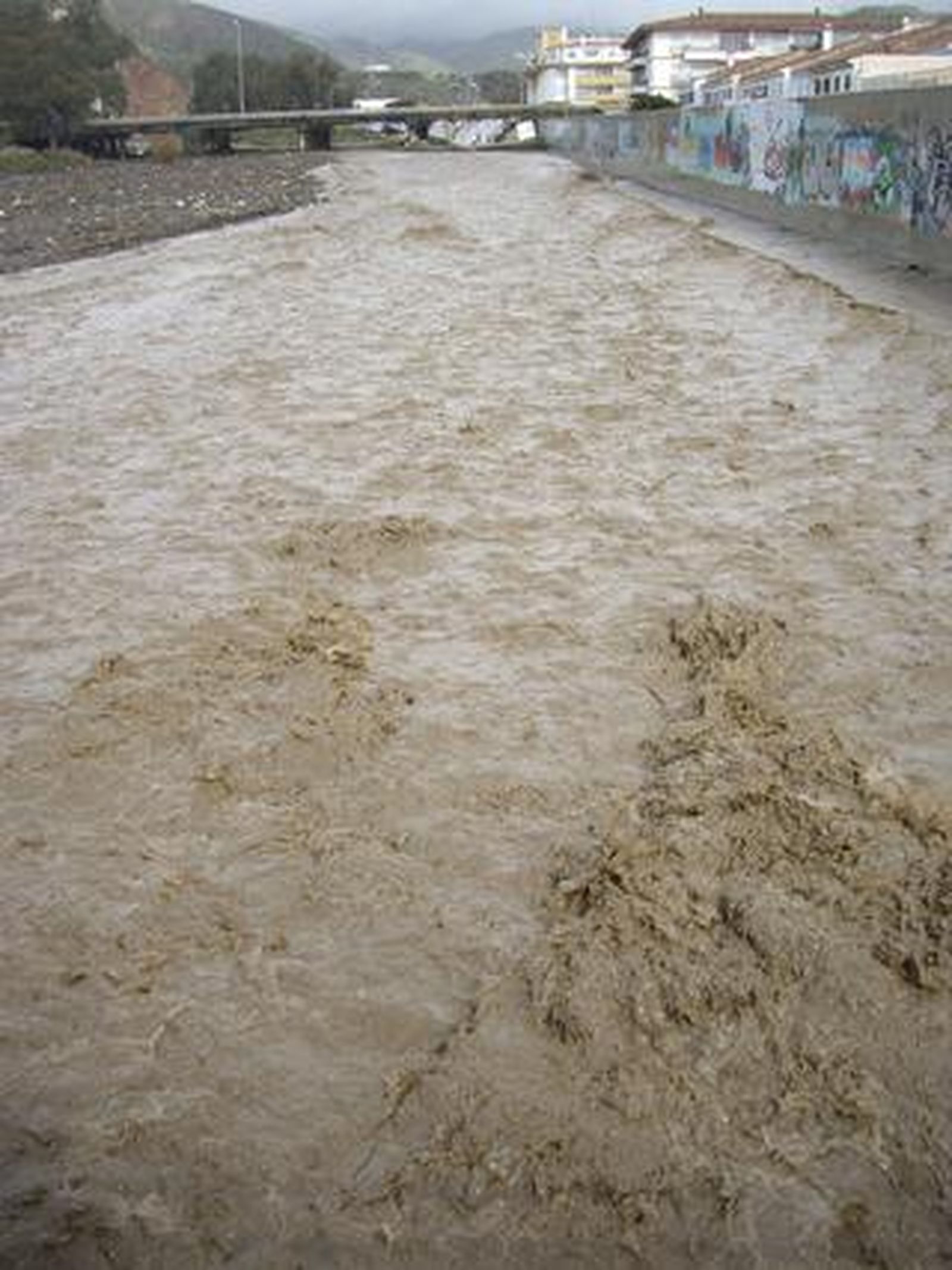 Desbordamiento del arroyo Totalán en su desembocadura.

Foto: Migue Fernández, Sergio Camacho, Agencias