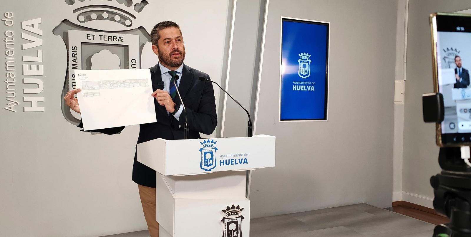 Francisco Baluffo en una rueda de prensa en el Ayuntamiento este martes.