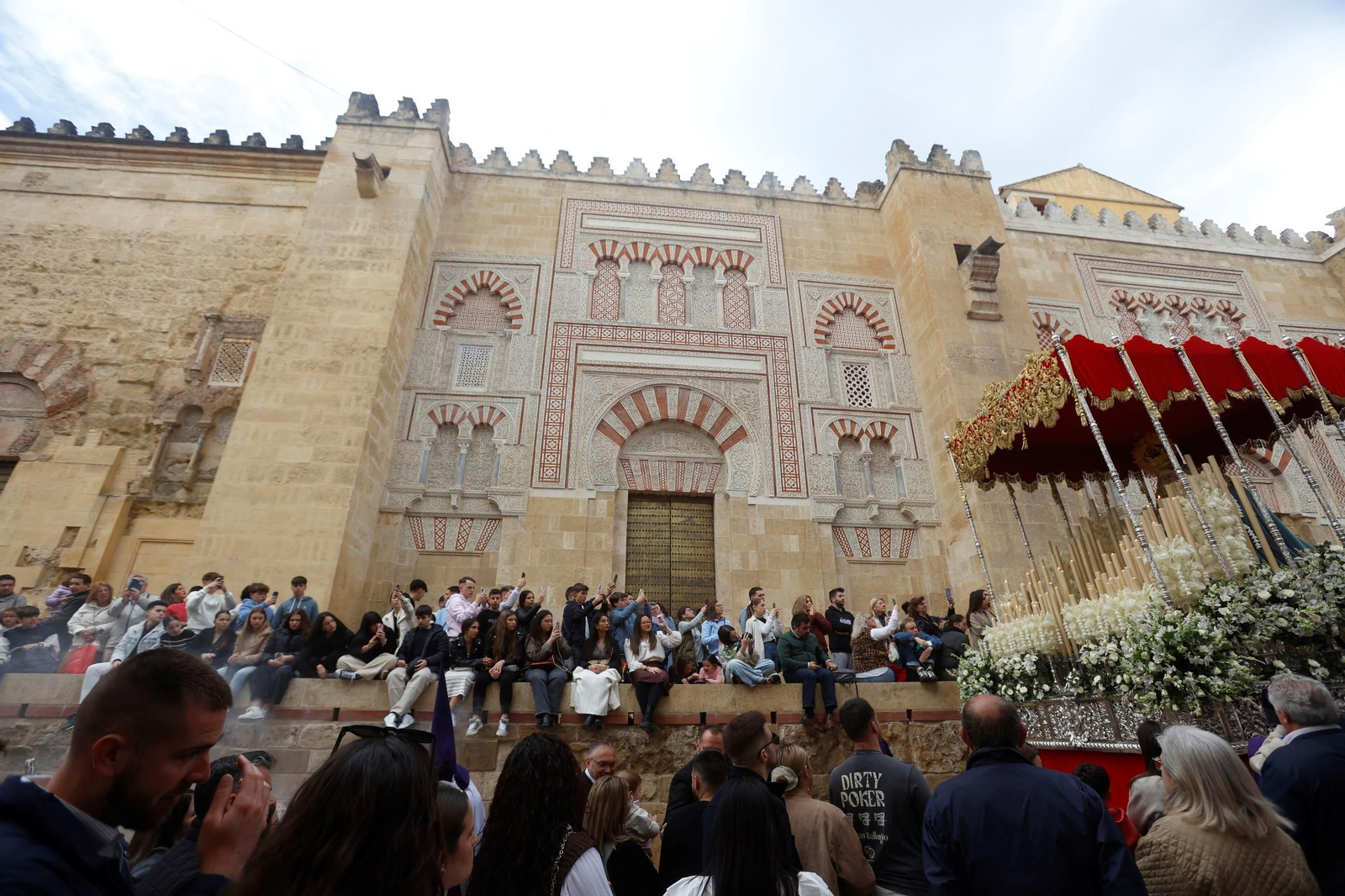La procesión de la Agonía en este Martes Santo de Córdoba, en imágenes
