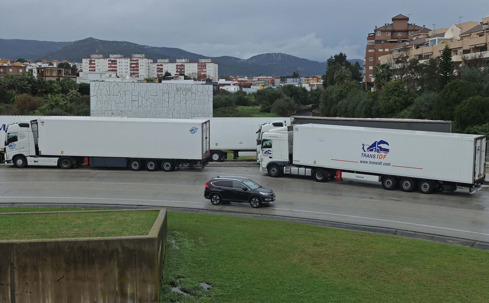 Fotos de los camiones retenidos en Algeciras