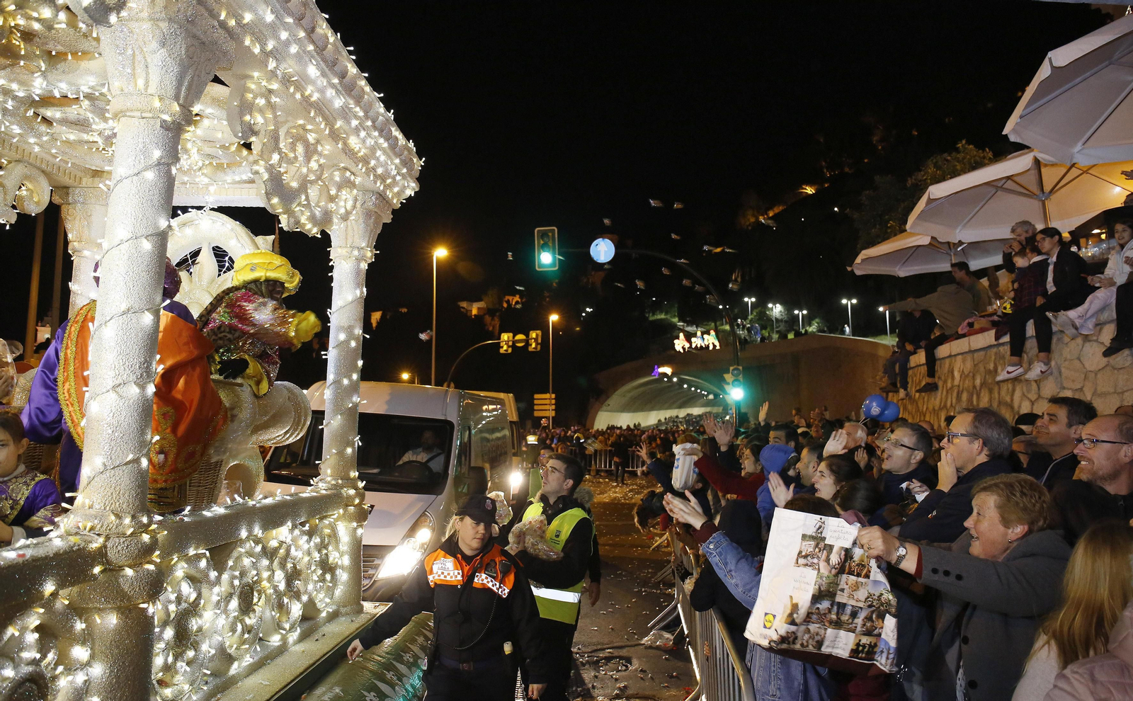 Fotos de la Cabalgata de Reyes en Málaga capital.
