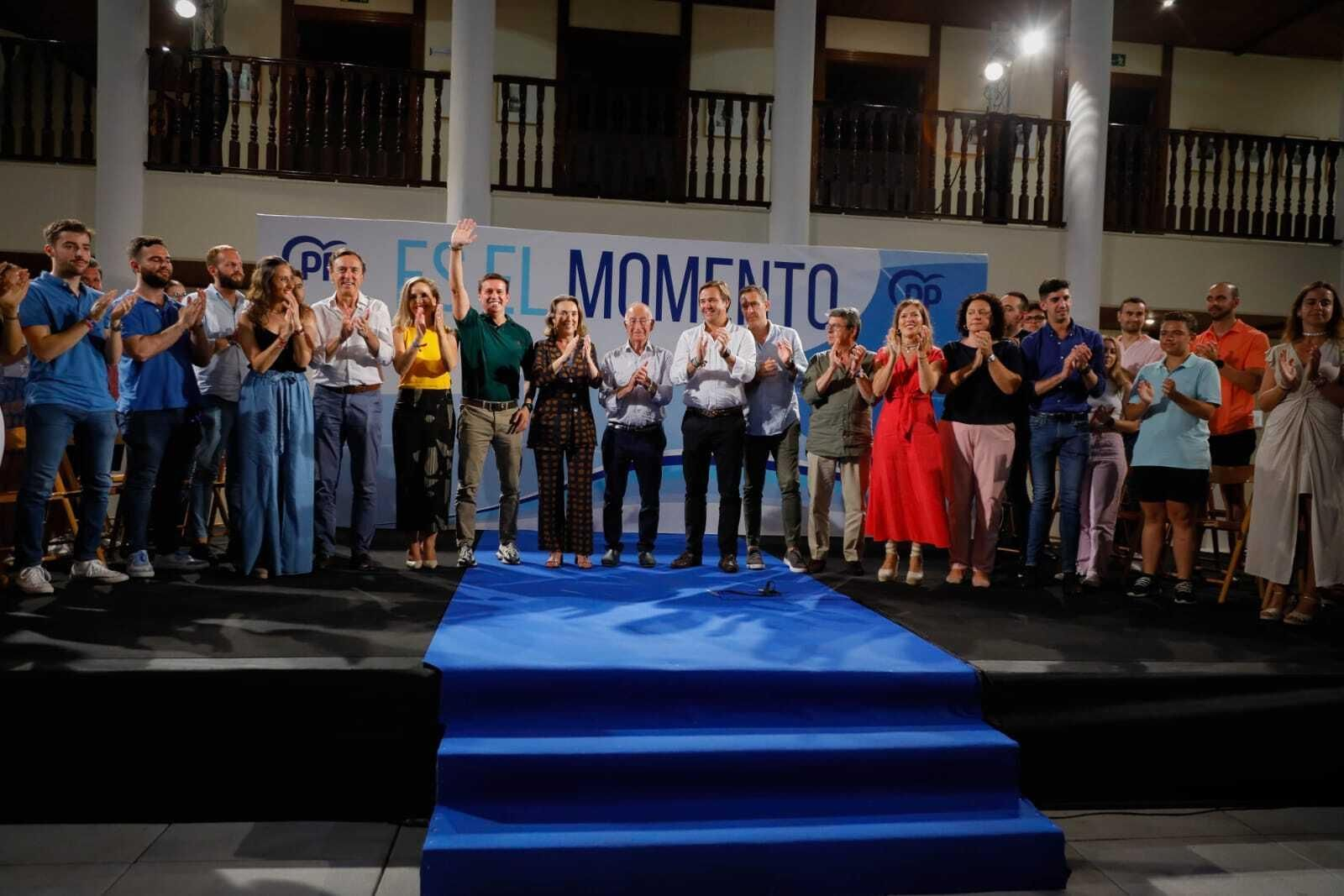 El PP celebra en Roquetas un multitudinario mitin