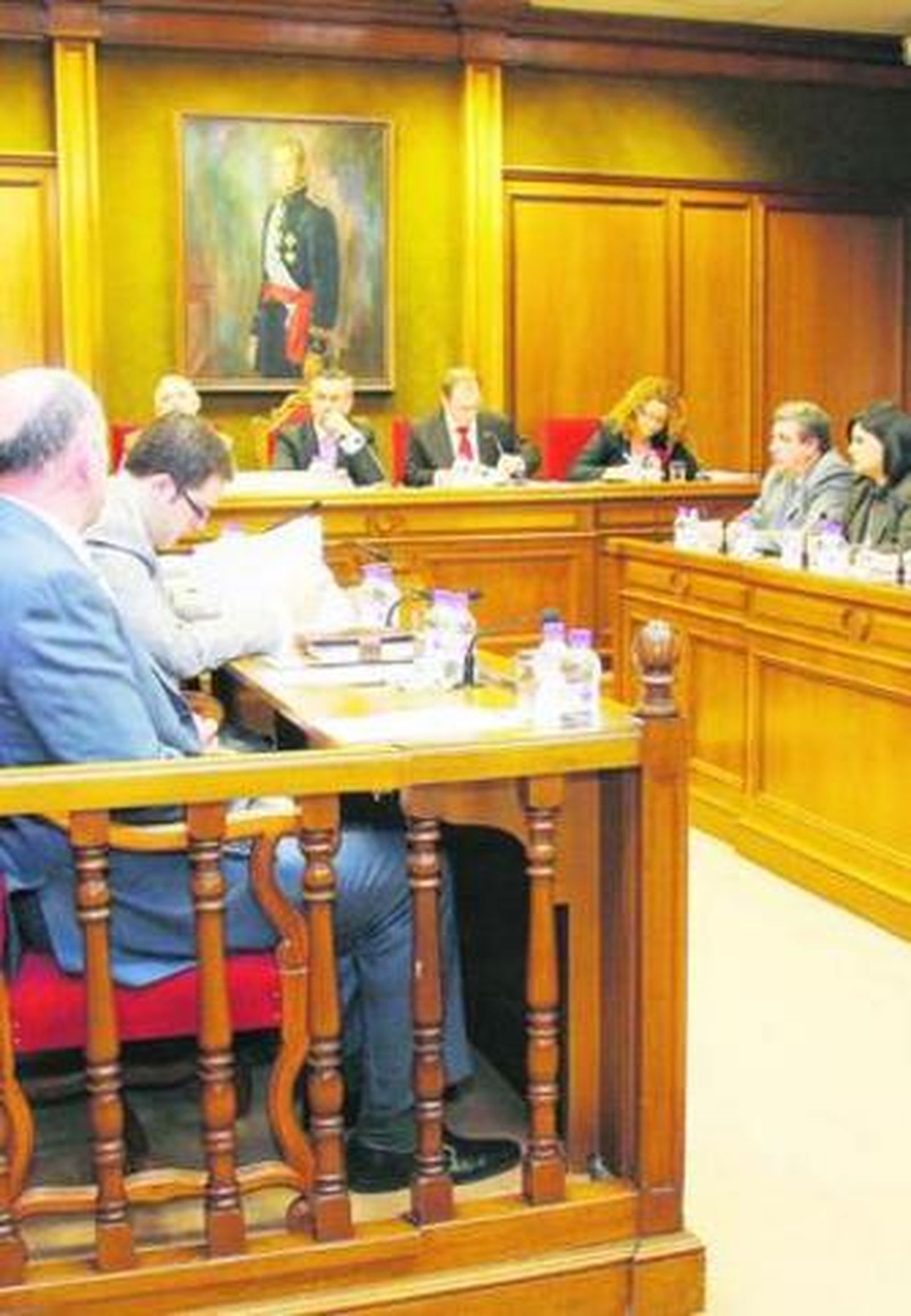 Momento del pleno celebrado ayer.